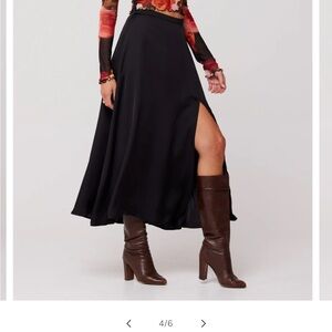 Skatie Midi black skirt